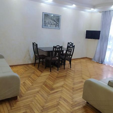 Apartment On 26 May Str Batumi Exterior photo